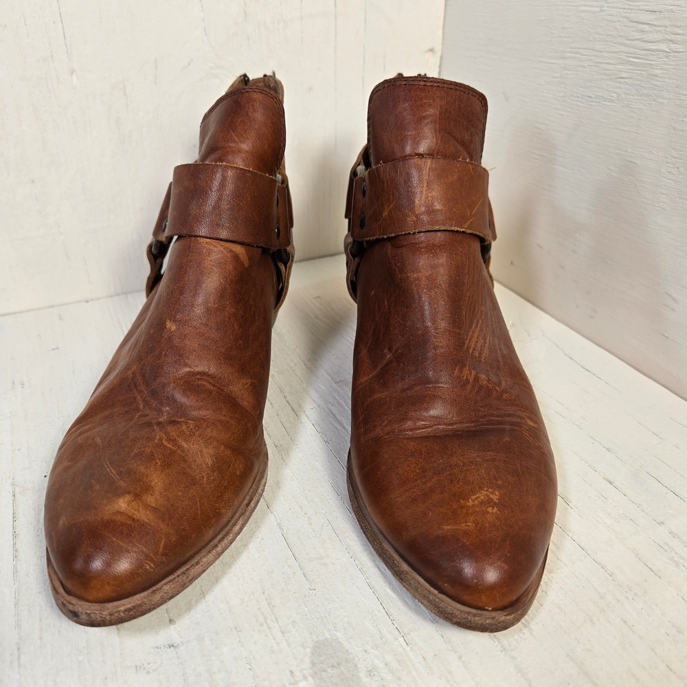 Frye Sacha Moto Shootie Cognac Brown Leather Harness Ankle Boots 9M 3470397-CAR